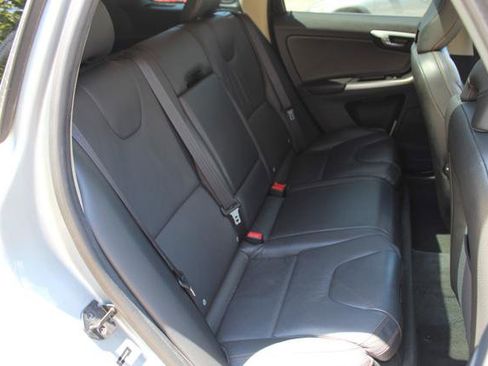 Used 2010 Volvo XC60 T6 AWD/4WD image 28