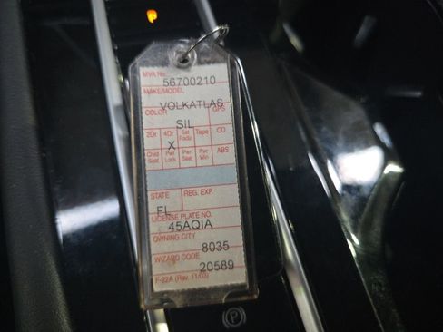 Used 2025 Volkswagen Atlas SE image 4