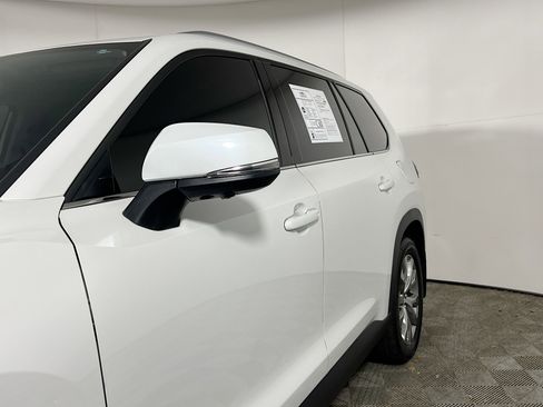 Used 2024 Toyota Grand Highlander Limited image 13