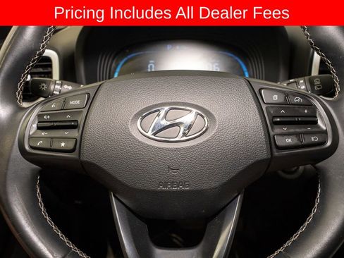 Used 2024 Hyundai Venue Limited FWD image 17
