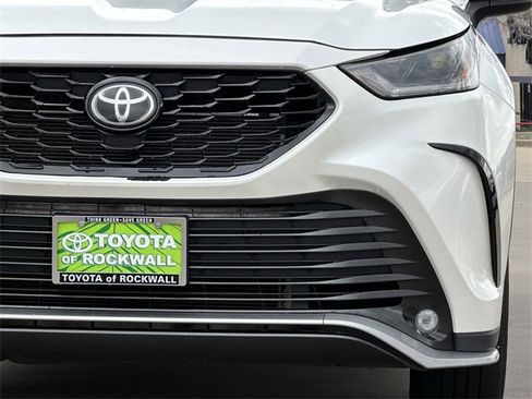 Used 2021 Toyota Highlander XSE image 8