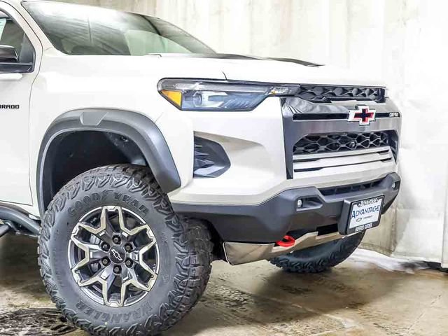 New 2026 Chevrolet Colorado ZR2 w/ Technology Package AWD/4WD image 3