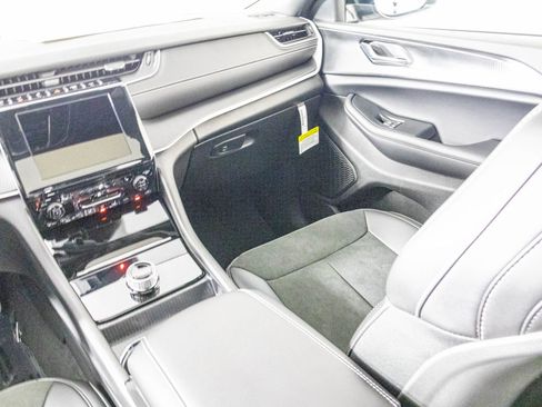 New 2025 Jeep Grand Cherokee Laredo image 33