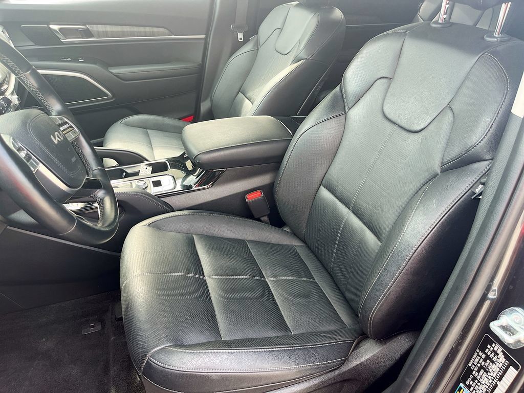 Used 2023 Kia Telluride EX w/ EX Captain's Chair Package AWD/4WD image 20