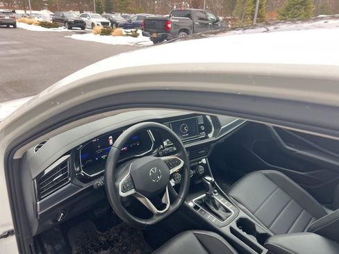 Used 2023 Volkswagen Jetta SE w/ Panoramic Sunroof Package image 55