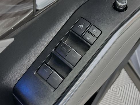 Used 2021 Toyota Highlander Limited AWD/4WD image 22