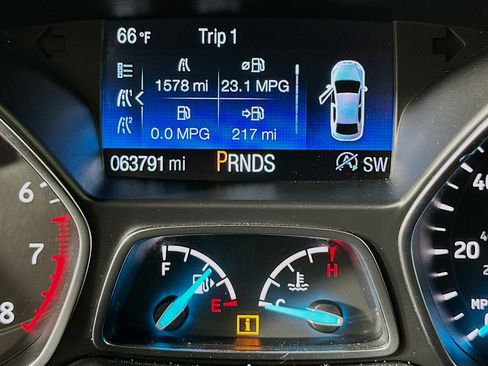 Used 2018 Ford Escape SE image 18