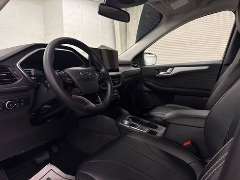 Certified 2026 Ford Escape SE w/ PHEV Premium Package image 6