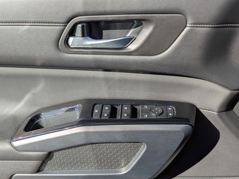 Used 2023 Nissan Pathfinder SL w/ Lighting Package (N92) image 12