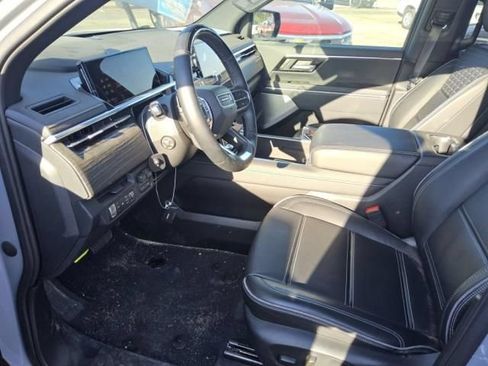 Used 2024 GMC Sierra EV Denali AWD/4WD image 3