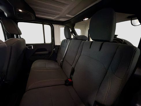 Used 2024 Jeep Wrangler Unlimited Sahara w/ Technology Group image 23