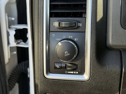 Used 2019 RAM 1500 Big Horn image 17