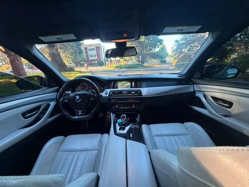 Used 2014 BMW M5 RWD image 10