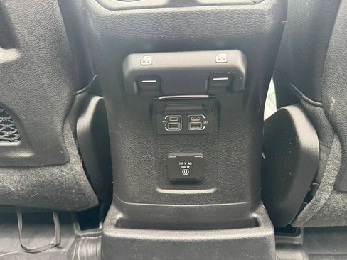 Used 2019 Jeep Wrangler Unlimited Rubicon AWD/4WD image 19