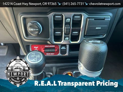 Used 2024 Jeep Wrangler Unlimited AWD/4WD image 20