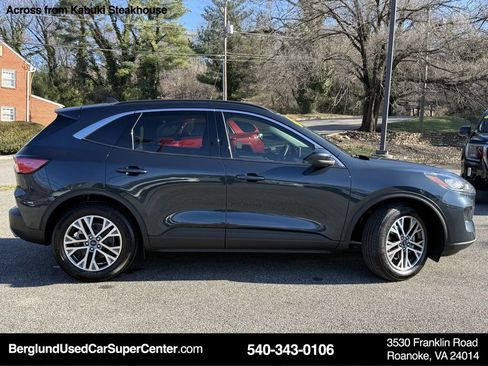 Used 2022 Ford Escape SEL image 3