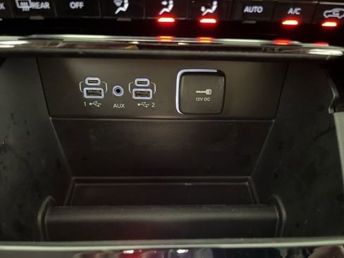 Used 2023 Jeep Grand Cherokee Limited image 29