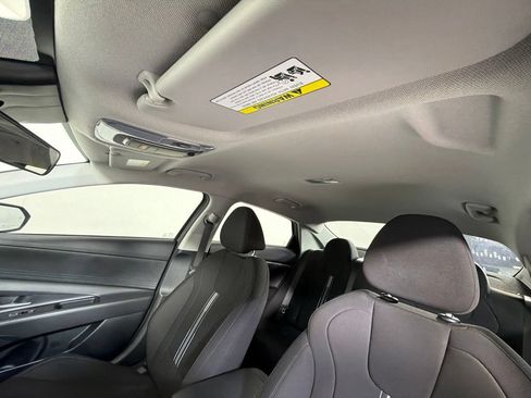 Used 2025 Hyundai Elantra Hybrid FWD image 24