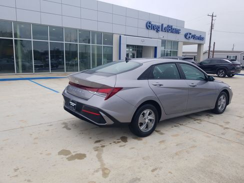 New 2026 Hyundai Elantra SE w/ Cargo Package FWD image 7
