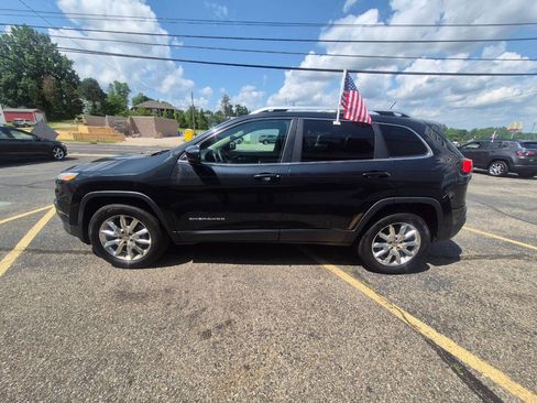 Used 2015 Jeep Cherokee Limited w/ Trailer Tow Group AWD/4WD image 4