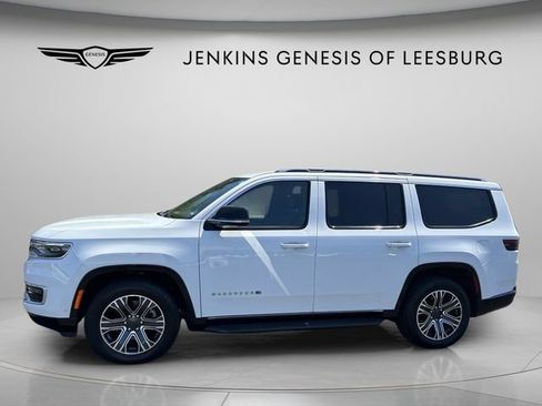 Used 2024 Jeep Wagoneer Series II w/ Flexible Seating Group RWD image 14