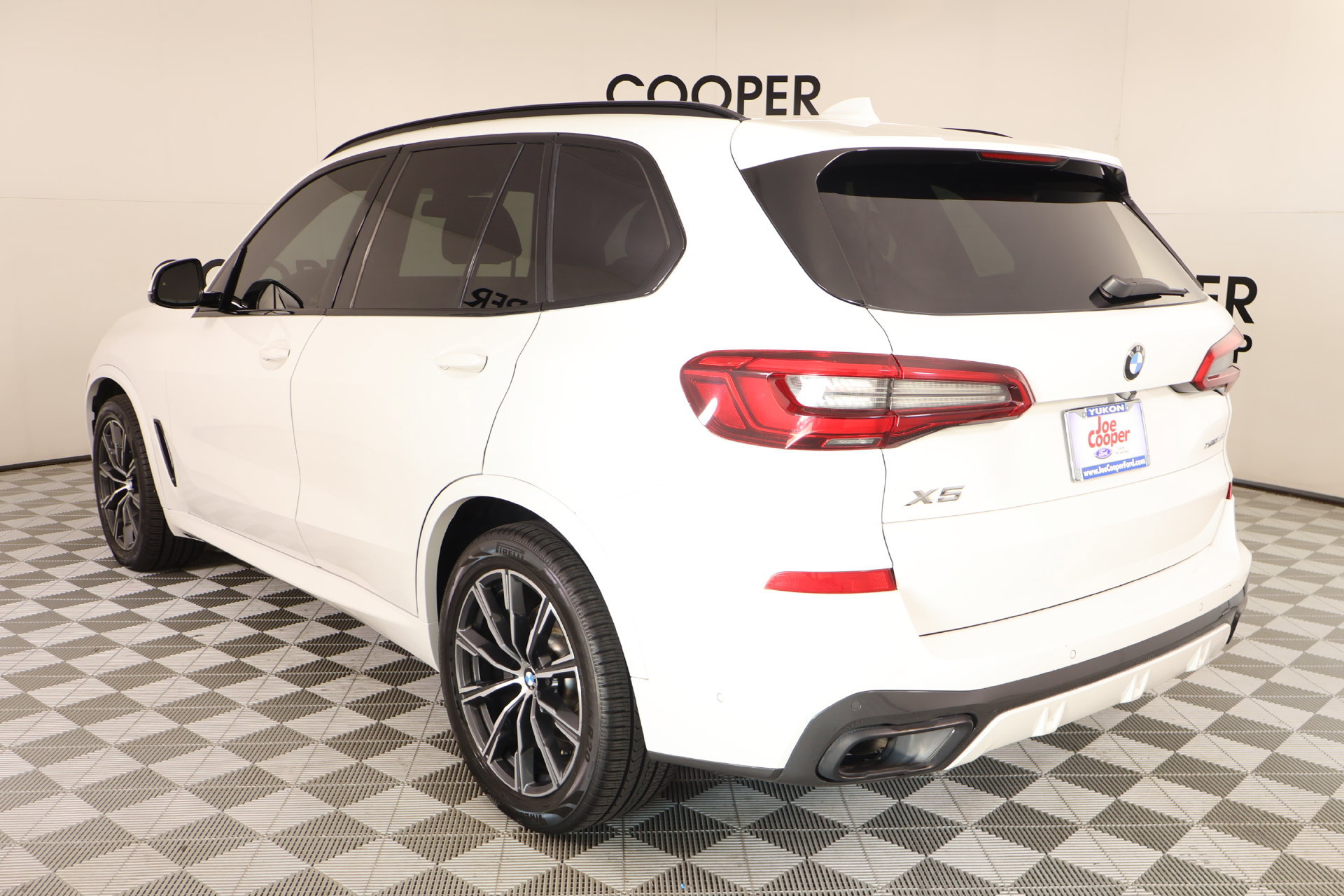 Used 2019 BMW X5 xDrive40i w/ M Sport Package AWD/4WD image 25