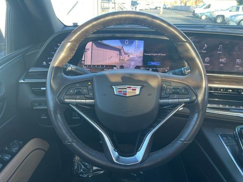 Used 2023 Cadillac Escalade ESV Premium Luxury image 18