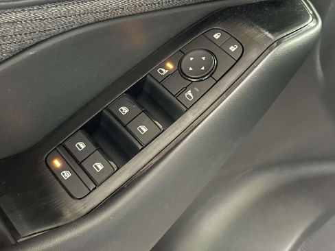 Used 2023 Nissan Rogue S AWD/4WD image 18