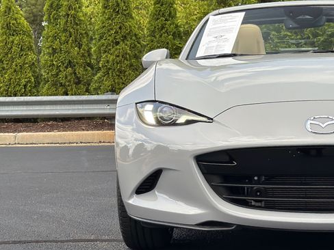 Used 2026 MAZDA MX-5 Miata RF Grand Touring RWD image 17