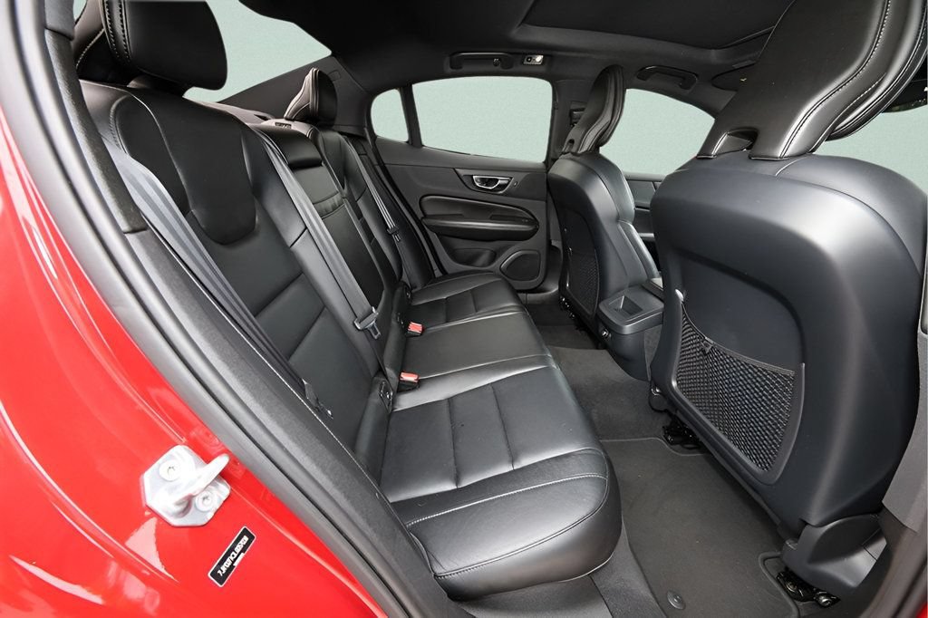 Used 2020 Volvo S60 T5 Momentum FWD image 15