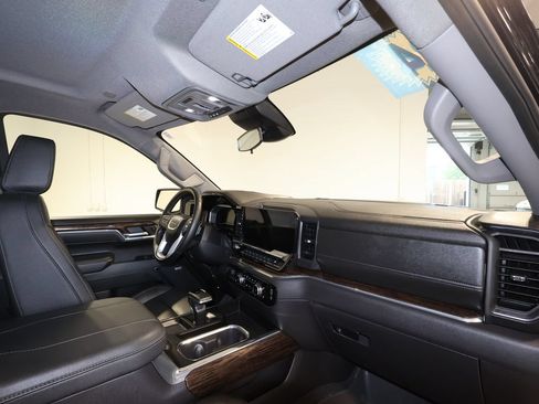 Used 2024 GMC Sierra 1500 Elevation w/ Elevation Premium Package AWD/4WD image 28