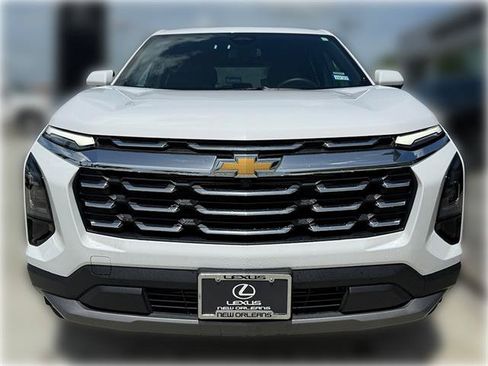 Used 2026 Chevrolet Equinox LT AWD/4WD image 2