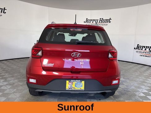 Used 2025 Hyundai Venue SEL FWD image 6