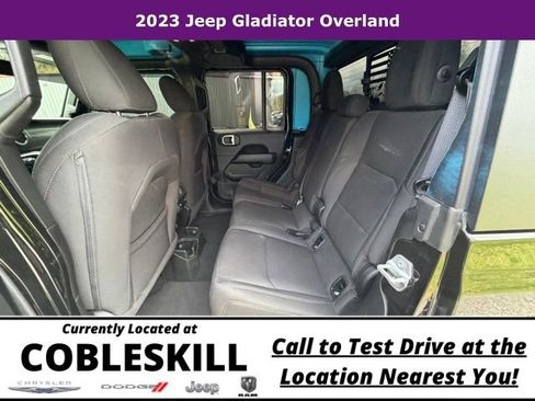 Used 2023 Jeep Gladiator Overland AWD/4WD image 15