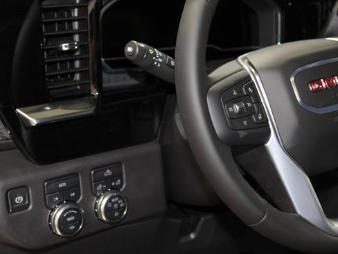 New 2025 GMC Sierra 1500 Elevation image 36