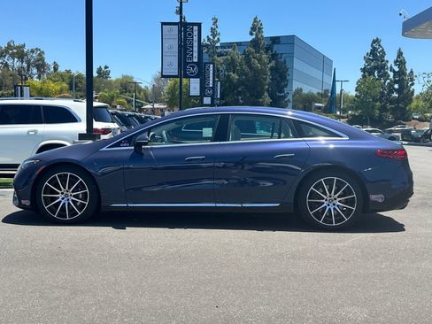 Used 2023 Mercedes-Benz EQS 580 4MATIC Sedan w/ Exclusive Trim Package image 6