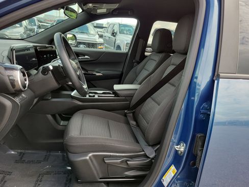 Used 2026 Chevrolet Equinox LT FWD image 11
