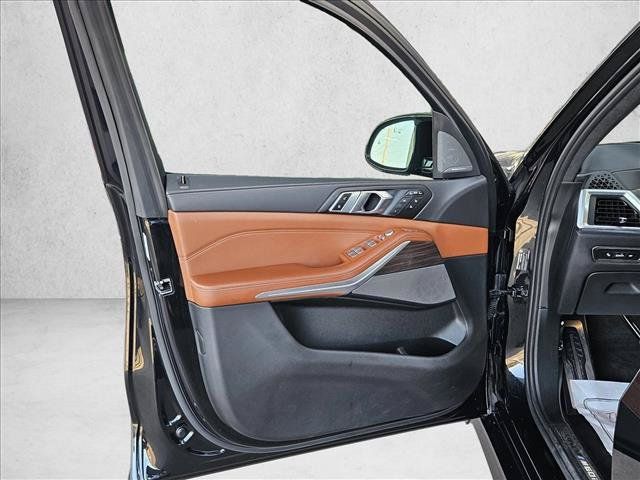 Used 2025 BMW X7 M60i AWD/4WD image 12