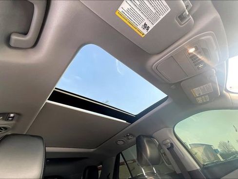 Used 2022 Ford Explorer XLT w/ Equipment Group 202A image 24