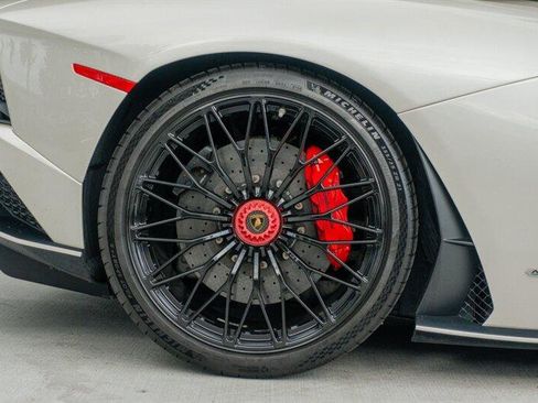 Used 2017 Lamborghini Aventador S image 42