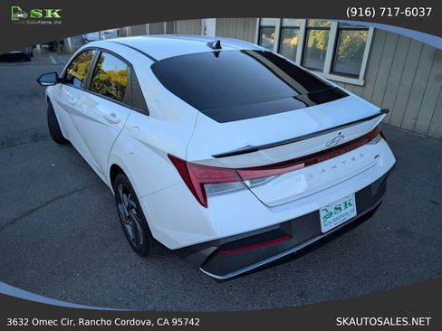 Used 2025 Hyundai Elantra SEL FWD image 7