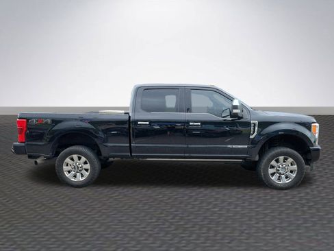 Used 2019 Ford F250 Platinum image 4