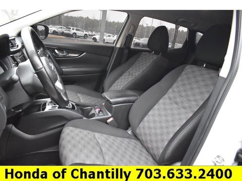 Used 2021 Nissan Rogue Sport SV image 21