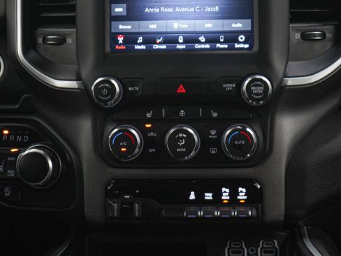 Used 2020 RAM 1500 Big Horn AWD/4WD image 16