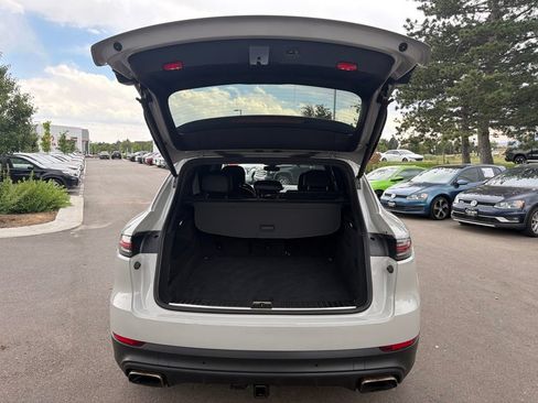 Used 2020 Porsche Cayenne AWD/4WD image 17