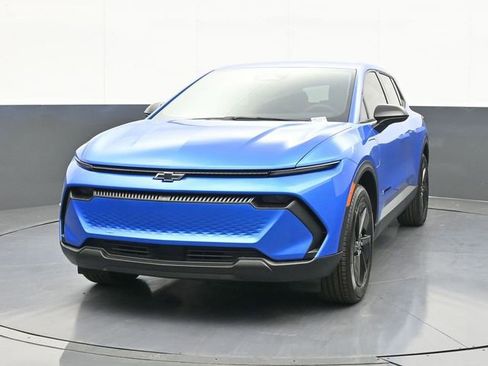 New 2026 Chevrolet Equinox EV LT w/ Midnight Package FWD image 2