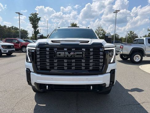 Used 2025 GMC Sierra 2500 Denali Ultimate AWD/4WD image 3