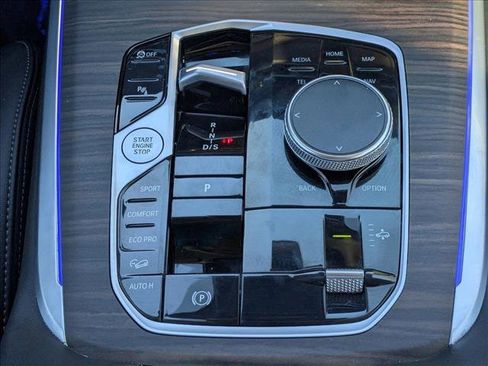 Used 2024 BMW X7 xDrive40i w/ Premium Package image 12