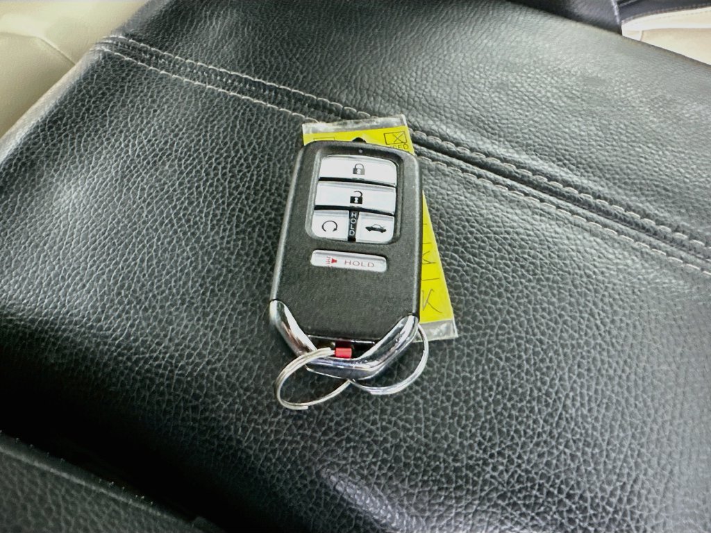 Used 2016 Honda Accord Touring image 41