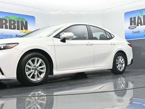 Used 2025 Toyota Camry LE image 18